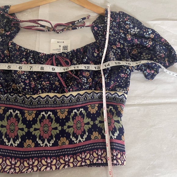 NWT Forever 21 Navy/Multicolored Top - Picture 4 of 4